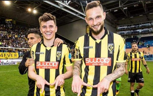 出色表现完 出色表现完